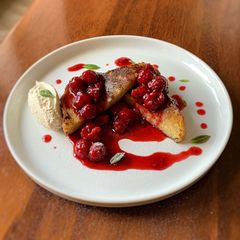 A picture of French Toast.