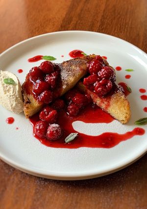 A picture of French Toast.