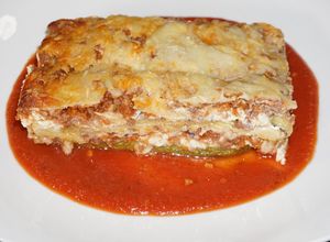 Una foto de Pastel de zapallitos italianos con auténtica salsa bolognesa