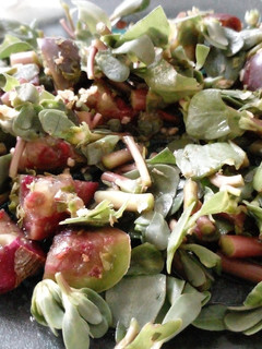Una foto de Ensalada de Verdolaga y Tuna