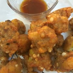 A picture of Kuttu ke Aate ke Pakode.