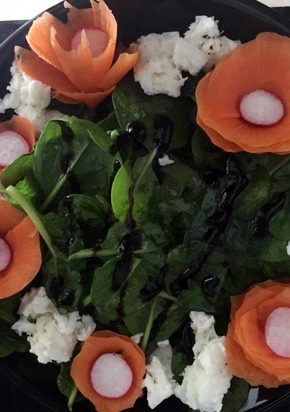 Una foto de Ensalada de espinacas