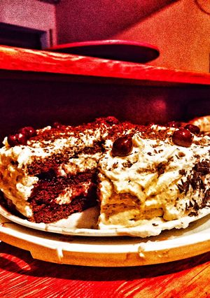Φωτογραφία της συνταγής Black Forest με μασκαρπόνε και έτοιμο παντεσπάνι !