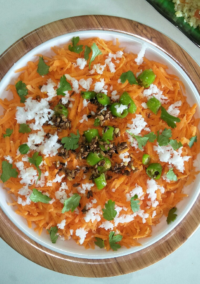 A picture of Gaajaraachi Koshimbir (Carrot Salad In Maharashtrian Style).