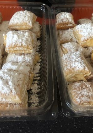 Una foto de Miguelitos De la Roda (a mi manera) rellenos de crema pastelera