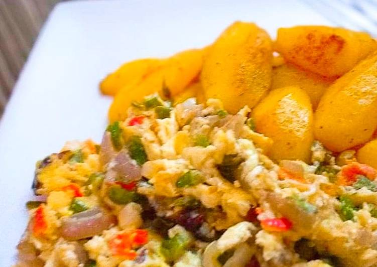 Recipe of Baked Potatoes with Egg Veggies in 11 Minutes for Young Wife