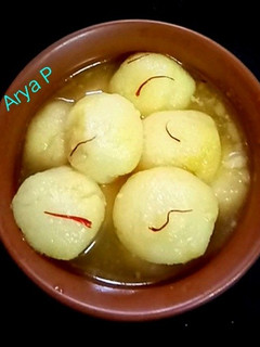 छैना के केसर रसगुल्ले रेसिपी मुख्य फोटो