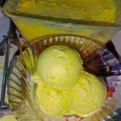 A picture of Mango ice cream.