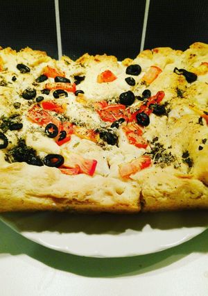 Focaccia - olívabogyóval, rozmaringgal és paradicsommal recept fotója