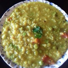 A picture of Khichadi.