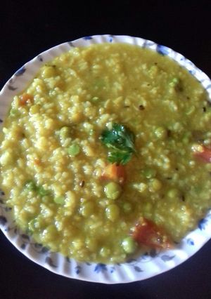 A picture of Khichadi.