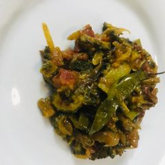 A picture of Karela pyaz.