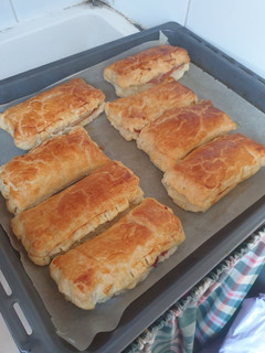 Una foto de Napolitanas de dos jamones