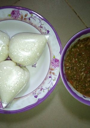 A picture of Tuwon semo with Okro soup.
