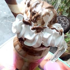 A picture of Chocolate loaded cold coffee.
