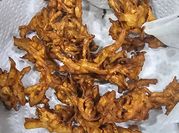 A picture of onion leaves pakora