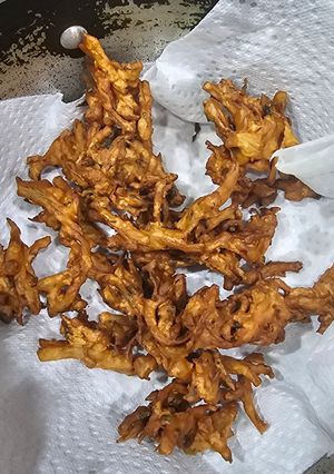 A picture of Onion Pakora.