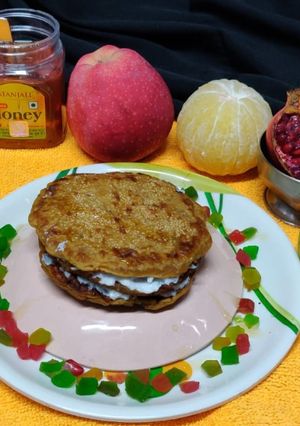 मिक्स फ्रुट पॅन केक (mix fruit pancake recipe in marathi) रेसिपी चे मुख्य फोटो 