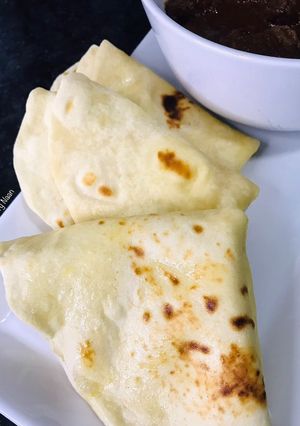 A picture of Buttery Naan.
