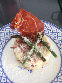 Una foto de Risotto con champis y jamón con peineta