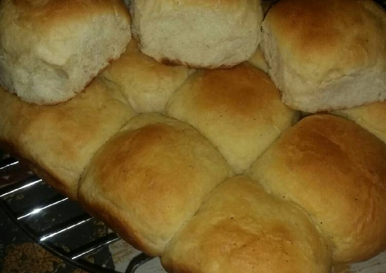 Recipe of Any-night-of-the-week Soft Bread Buns #4WeeksChallenge