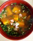 Canh bí đỏ nấu tôm