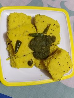 बेसन ढोकला (besan dhokla recipe in Hindi) रेसिपी मुख्य फोटो