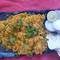 A picture of Pav bhaji biryani.