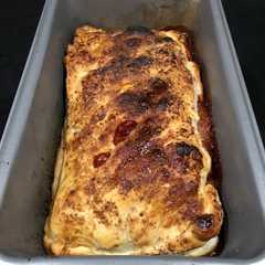 Foto di Strudel di mele alternativo con yogurt magro e marmellata di fragole