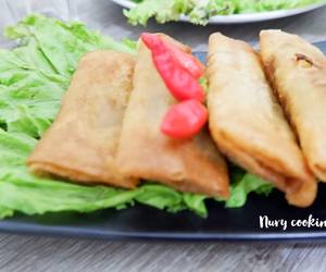 Resep Baru Lumpia khas Semarang isi Ayam frozen Mantul Banget