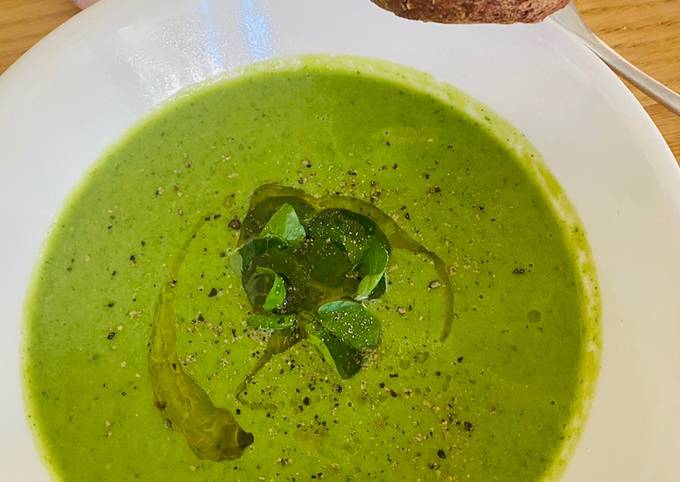 Pea and watercress soup