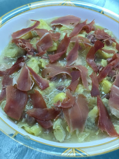 Una foto de Alcachofas con foie y jamón