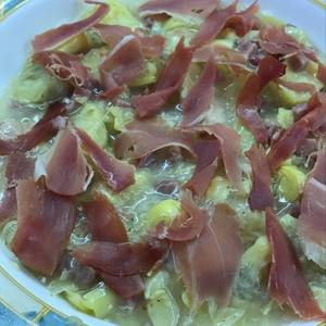 Alcachofas con foie y jamón