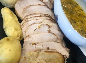 Foto principal de Lomo de cerdo al horno con salsa de mostaza, naranja y romero