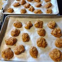 A picture of Pumpkin Spice Cake Cookies.