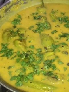 કાઠીયાવાડી મરચા ની કઢી(marcha ni kadhi recipe in gujarati) રેસીપી મુખ્ય ફોટો