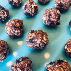 A picture of Chocolate peanut butter protein balls.