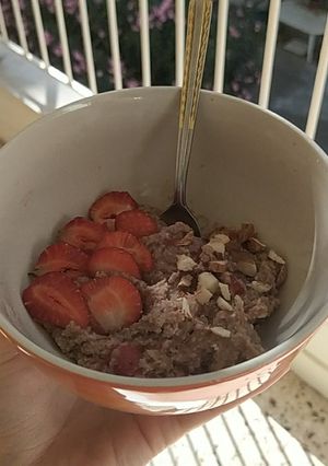 Φωτογραφία της συνταγής Oatmeal με φράουλες και αμύγδαλα