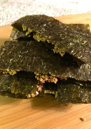 A picture of Nori sesame snaps- vegan.
