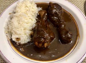 Una foto de Pollo con mole