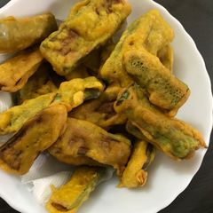 A picture of Baingan Pakodi.
