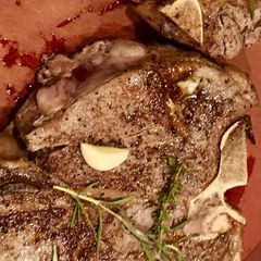 A picture of Seared Porterhouse Steak.