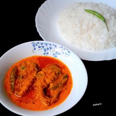A picture of Sorshe Rui(Rohu Fish In Mustard Gravy).