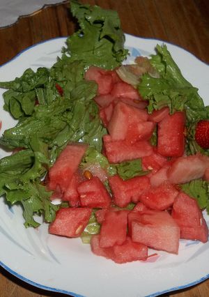 A picture of Lettuce,Melon,Strawberry salad.