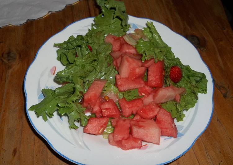 Recipe: Perfect Lettuce,Melon,Strawberry salad