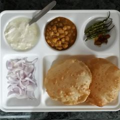 A picture of Chole bhature.
