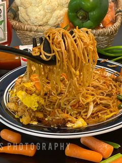 কোলকাতা স্টাইল মিক্সড চাউমিন (kolkata Style Mixed Chow Mein Recipe In Bengali) রেসিপির প্রধান ছবি