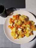 Pollo patate e carote cotti in birra