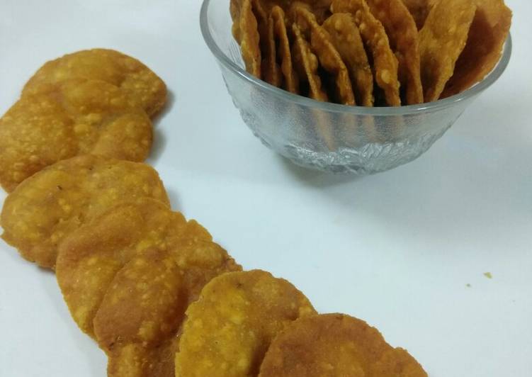 Wheat Flour Puris (Snacks)