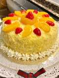 Tarta con frutas y nata